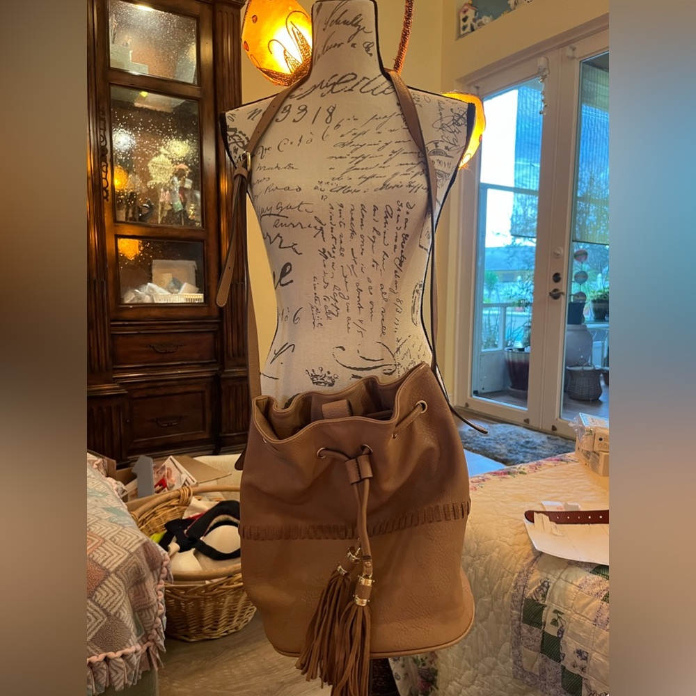 Really cute bucket purse great shape!